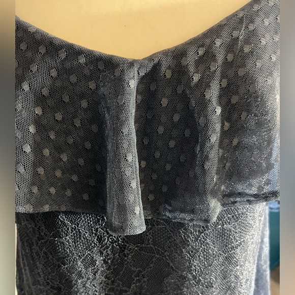 Lacy blouse - Picture 3 of 9